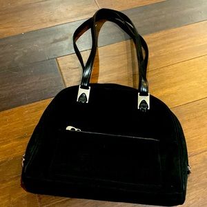 Black kangaroo cosmetic bag with mesh pockets like new